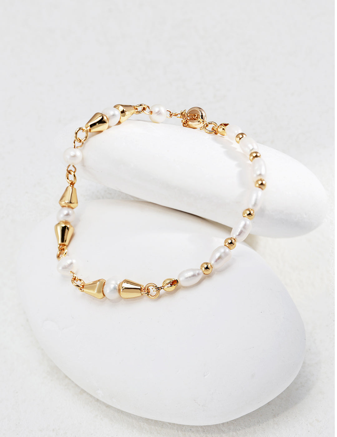 NO.2  Golden Pearl Bracelet