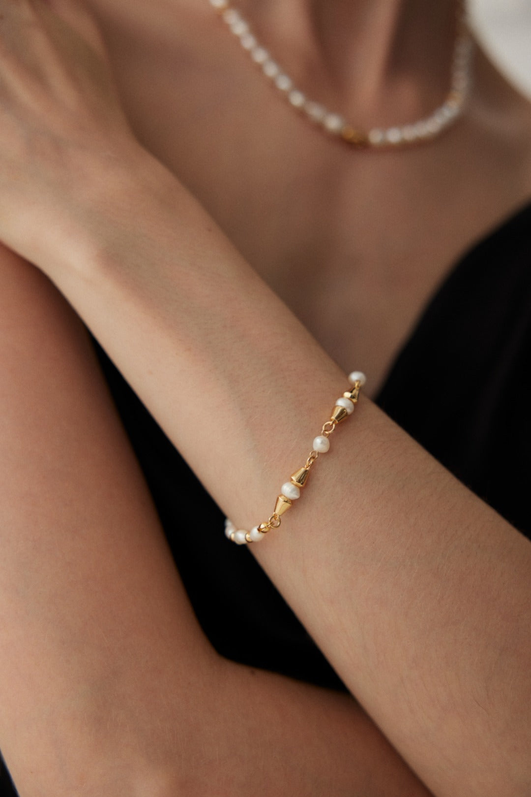 NO.2  Golden Pearl Bracelet