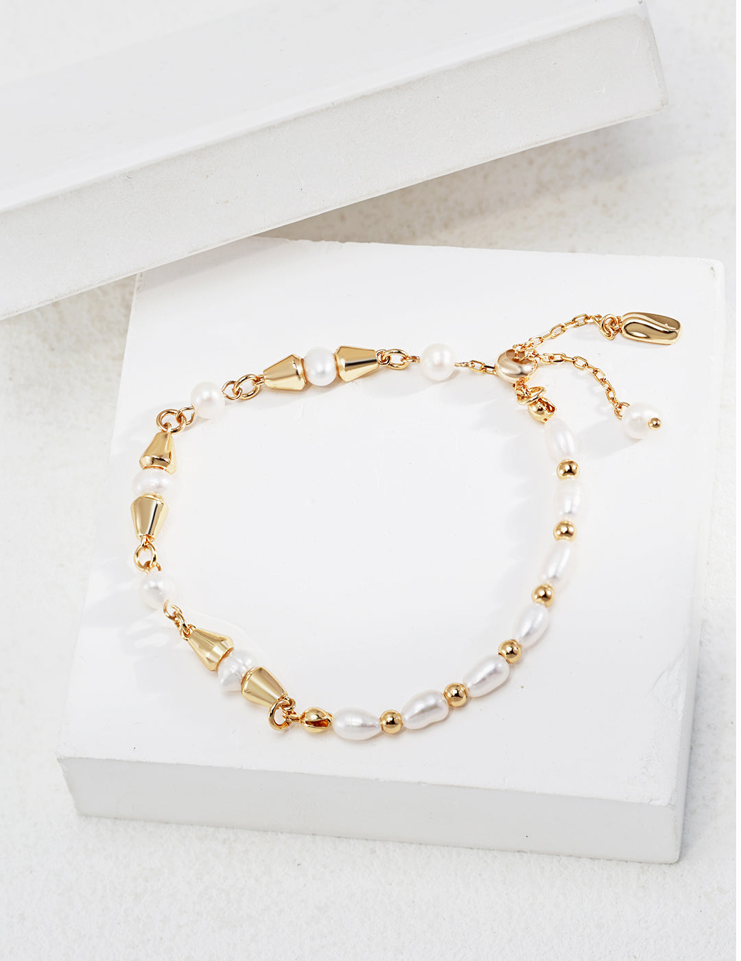 NO.2  Golden Pearl Bracelet