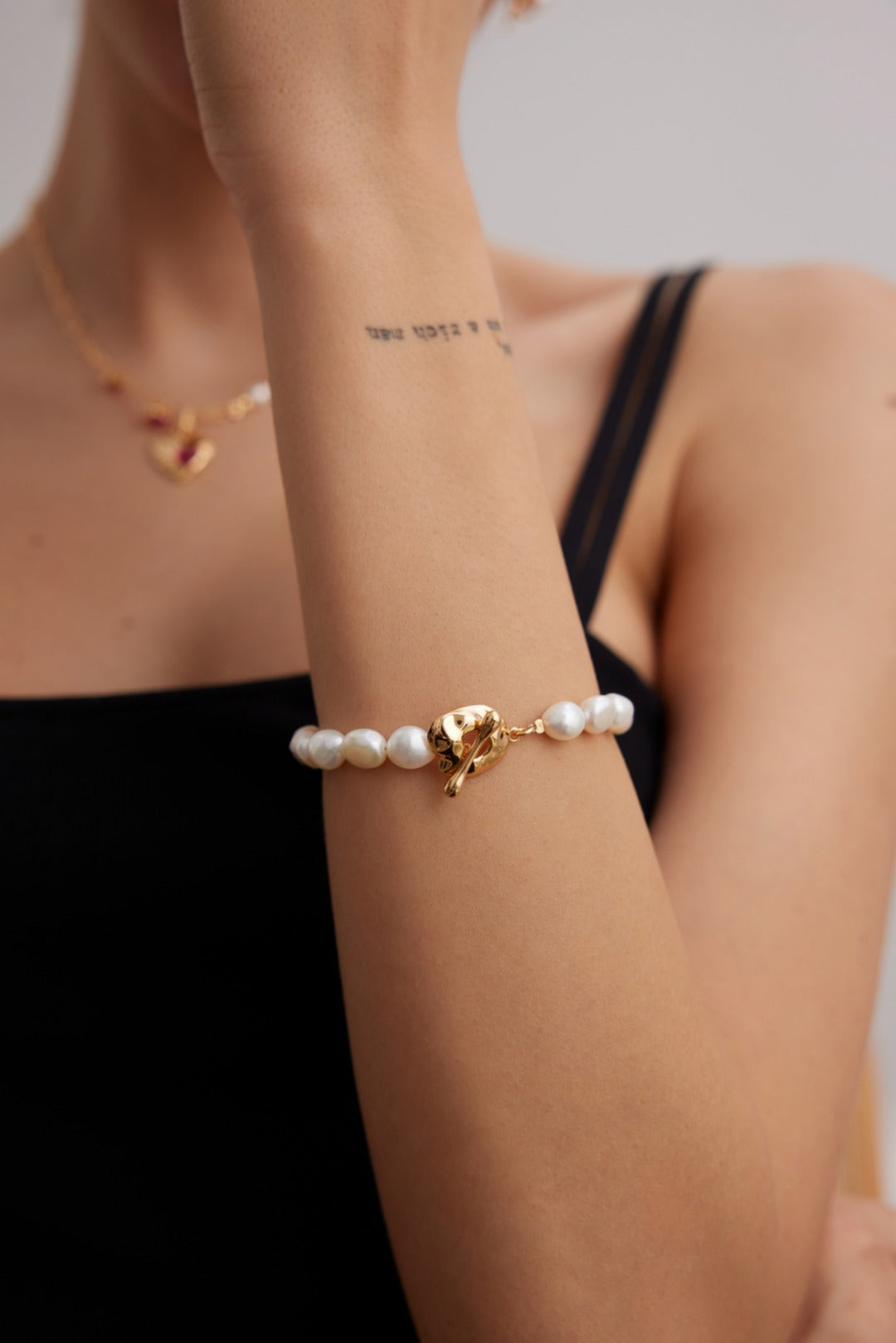 NO.6 Baroque Pearl Bracelets: Simplicity Meets Elegance