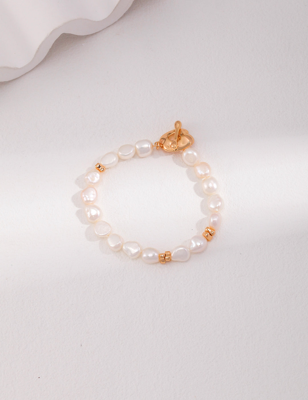 NO.6 Baroque Pearl Bracelets: Simplicity Meets Elegance