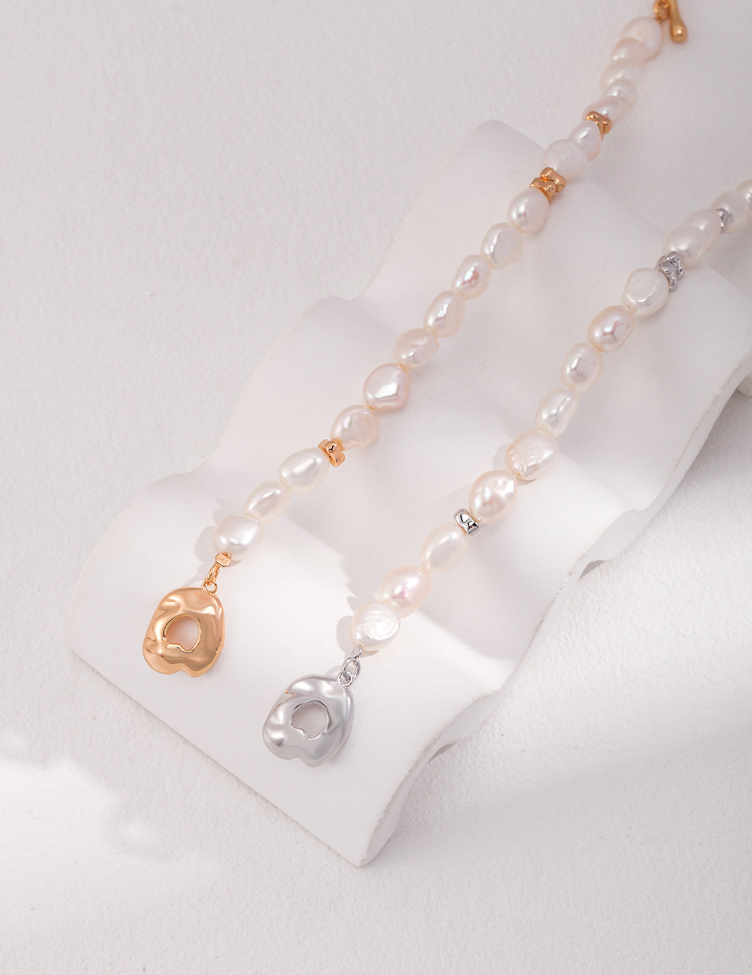 NO.6 Baroque Pearl Bracelets: Simplicity Meets Elegance